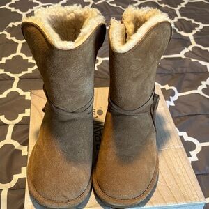 BearPaw Tan Suede Boots with Knit Accents